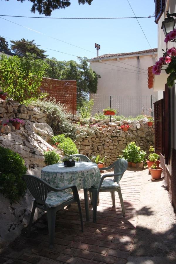 Apartments And Rooms With Parking Space Cunski, Losinj - 2498 Kültér fotó