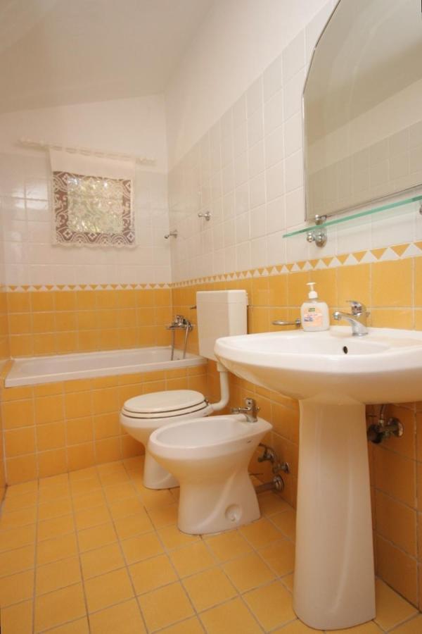 Apartments And Rooms With Parking Space Cunski, Losinj - 2498 Kültér fotó