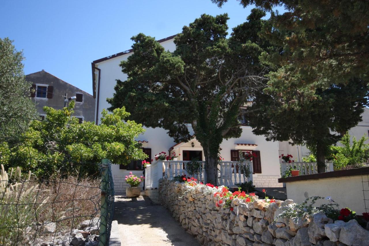 Apartments And Rooms With Parking Space Cunski, Losinj - 2498 Kültér fotó